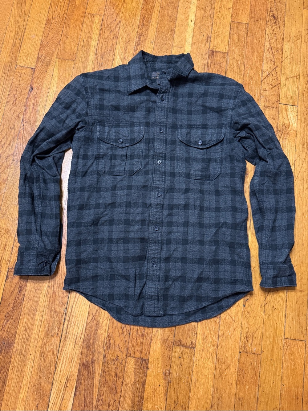 Filson Men's Alaskan Guide Flannel Plaid Shirt Midnight/Black